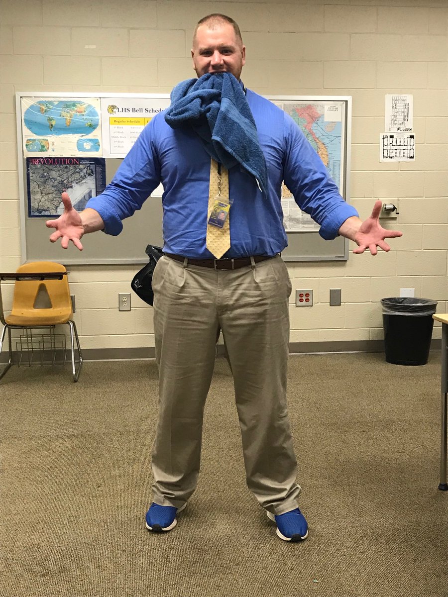 CoachBHarris's tweet photo. So who wore (bit) it better?⁦@CoachSchieda⁩ 🏈?🏀? It’s great to have teaching neighbors like this ⁦@LexingtonOne⁩ ! https://t.co/oN1KmE9bc3