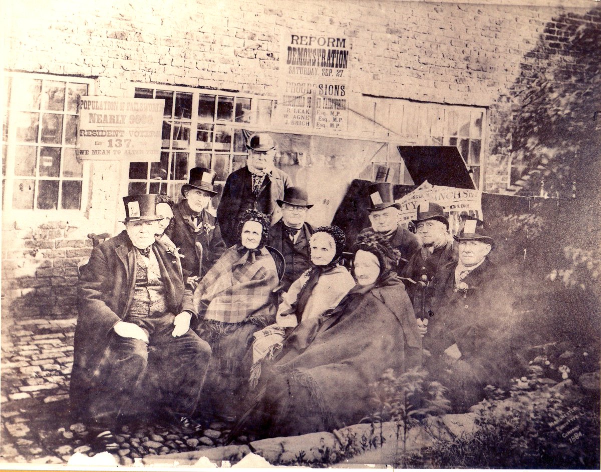 This year marks 200 years since the Peterloo Massacre. To honour the occasion <a href="/GalleryOldham/">GalleryOldham</a> have a new exhibition, ‘From Waterloo to Peterloo’ 🖼 which explores the many stories 📕 that link Oldham to that historic event. 
Read more here: bit.ly/2JDmUwi #Peterloo2019