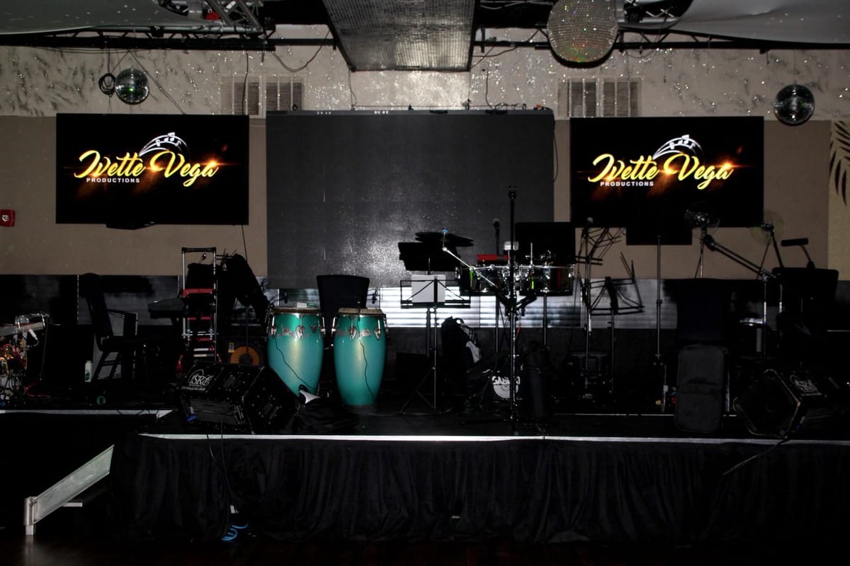 ivegaprod's tweet image. Fiesta de lanzamiento de @MannySalsero  en el Copacabana Nueva York 
@VRMMEDIA1