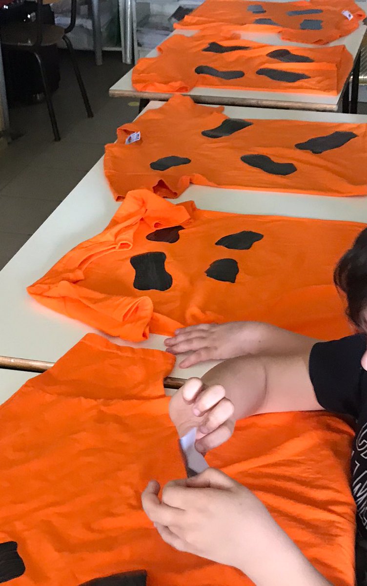 ritaglidiclasse's tweet photo. Alcuni ricordi di un anno di storia🦖 🦕 #scuola #scuolaprimaria #didattica #creatività #classeterza #storia #preistoria #dinosauri https://t.co/MJD5SXRRY8