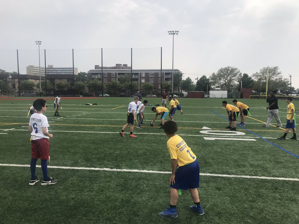 5th and 6th Grade Flag Football Championship Game underway at Vets!  <a href="/WWWildcatPride/">Wilson Wildcats</a> vs <a href="/HEHHawks1/">Henry Harris School</a>  #Championship <a href="/BayonneCommuni1/">Bayonne School District Community Education</a>