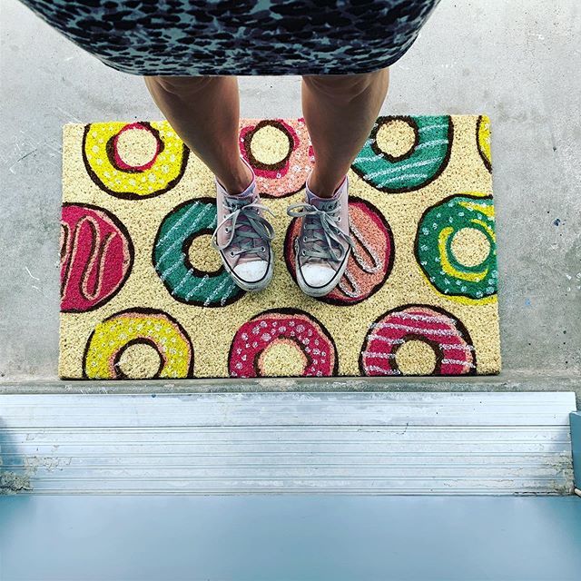 JeY505's tweet photo. Moved in in September. It only took EIGHT months to find the perfect doormat. 🍩 D O N U T S. A R E. L I F E. 🍩 https://t.co/zKETkUHT9a https://t.co/zbwBK3orEN