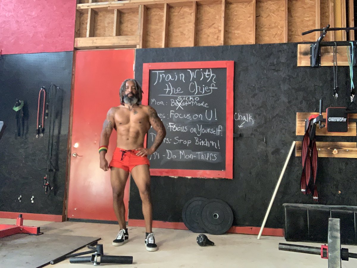 ChadHale14's tweet photo. Spartan 300 Workout Preview https://t.co/e2MpaaVOIo via @YouTube #trainwiththechief #jahbless #fitrasta #armyveteran #cureforptsd #bodybuilding #meditation #yoga #freeyourmind #sickomode #WednesdayMotivation #abcheck #cannabiscures #cleaneating https://t.co/VtjHeS3py0
