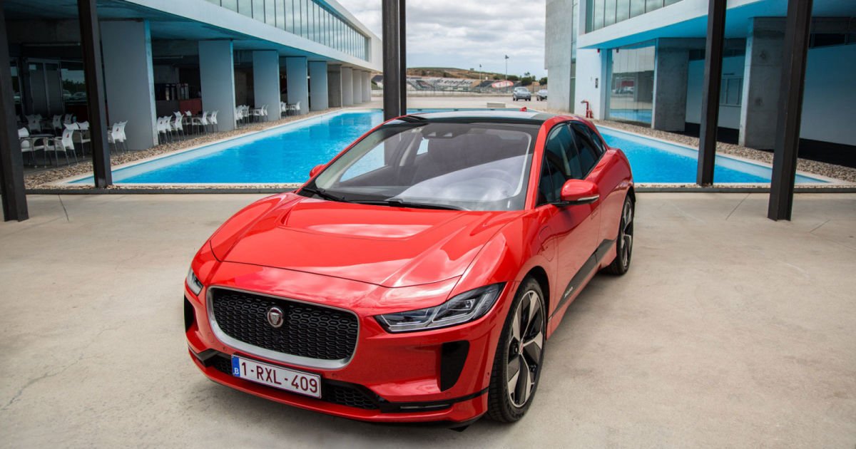 engadget's tweet photo. BMW and Jaguar Land Rover team up on electric vehicles https://t.co/BAzAAbLgRb https://t.co/sijc8LUJZI