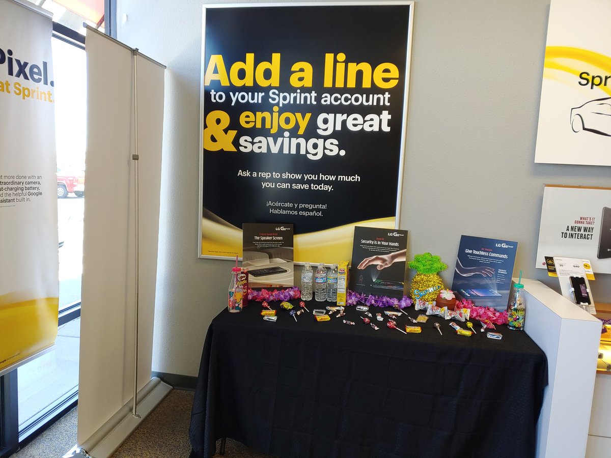 eller_brandi's tweet photo. @PaulRangel87 @bruce_sokol. Table Event fun at CLE loads of goodies and fun prizes https://t.co/UHuJ32QgKY