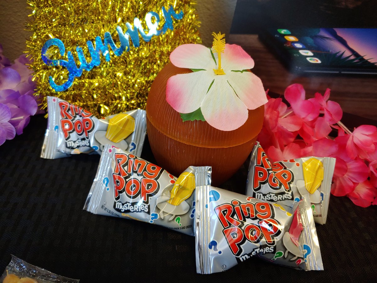 eller_brandi's tweet photo. @PaulRangel87 @bruce_sokol. Table Event fun at CLE loads of goodies and fun prizes https://t.co/UHuJ32QgKY