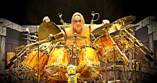 Happy Bday Nicko McBrain, hoje é o seu dia!!!! 
Conheça o blog  