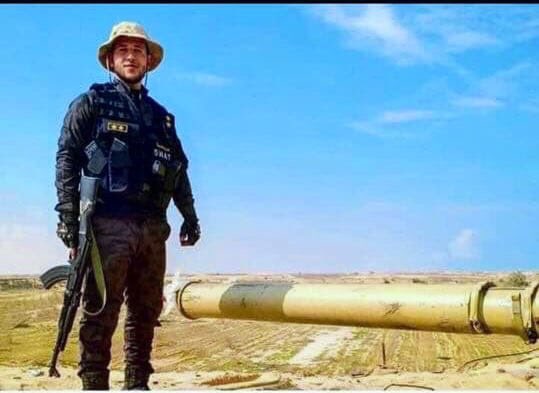 لما تنادي ع الجهاز و تقول “دكو الكمين انا ذخيرتي خلصت " ده معناه انك حاسم امرك بالشهاده بس مستعيب تموت ع ايد كلاب .. ربنا يرحمك و يصبر اهلك و اكيد عيدك احلي ف الجنه ي شهيد 💔
انا هسيب التويته دي في البيندد عشان الي يشوف التويته دي يدعيله ويقراله الفاتحة .