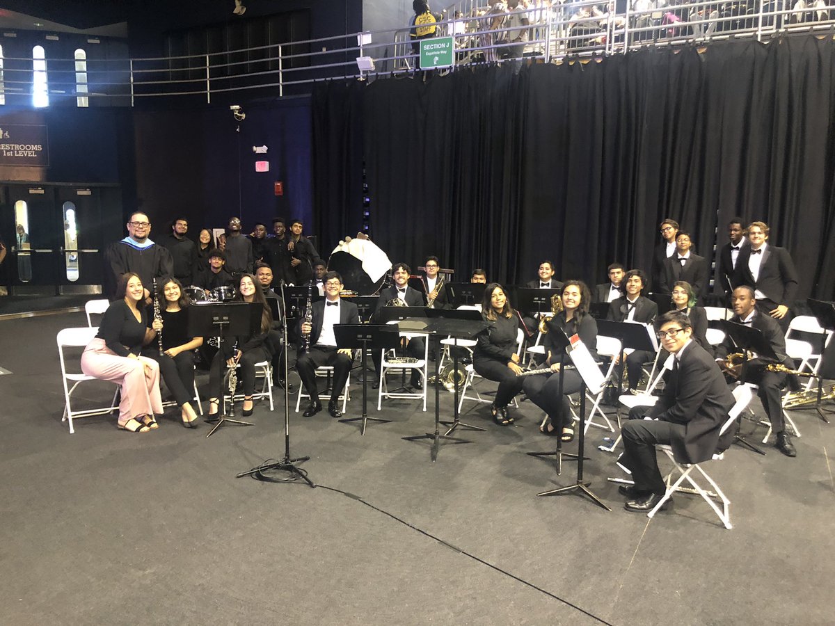 #TrojanPride <a href="/hmlclassof2019/">HML SENIORS</a> #MDCPSGrad #MDCPSInspires #WeAreHML @NROSup <a href="/lisagarcia_lisa/">Lisa Garcia 🏳️‍🌈🇺🇦🟦🇭🇹</a> <a href="/MDCPS/">Miami-Dade Schools</a> <a href="/MDCPSNorth/">M-DCPS North Region</a> @HMLActivities @HMLYearbook2019