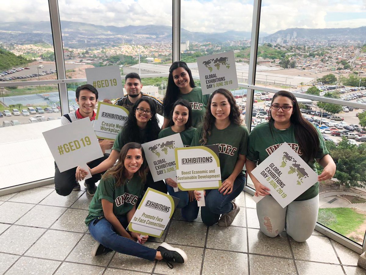 TurismoUnitec's tweet photo. Un especial agradecimiento a @EVENTIAHN y @ExpoferiasHN por brindarnos el material para la celebración del Global Exhibitions Day. #GED19 https://t.co/i3xIOXKMMT