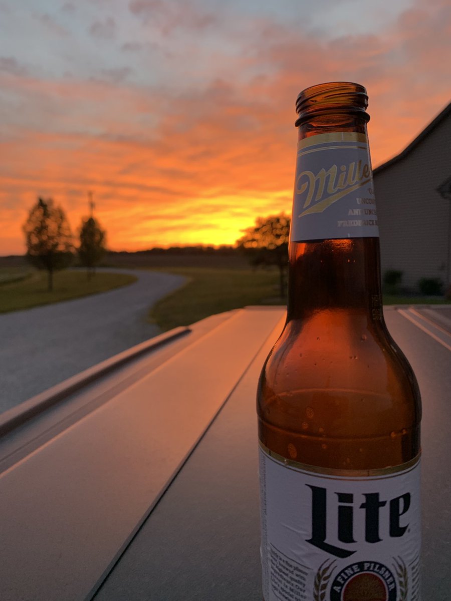ncaley's tweet photo. Great ending to a long day!!! #260beer #millerlite https://t.co/kXEd47wtKp
