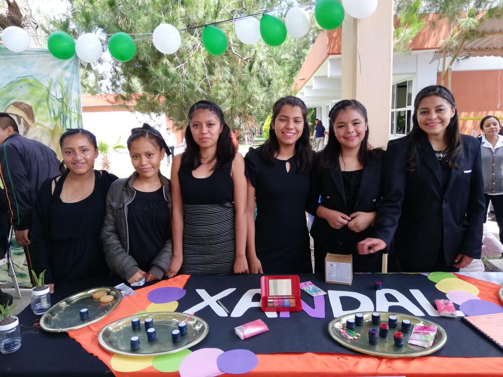 Adahai6's tweet photo. " Quien sobrevive no es el más fuerte ni el más inteligente, sino el que se adapta mejor al cambio".
Presentación de Proyectos Científicos y Tecnológicos.
Enhorabuena por el apoyo e impulso que le dan a cada uno de sus estudiantes.
@CECyTEHgopoxin 👏🏻👩🏻 @cecyteh_upde https://t.co/UeuRZWkaZY