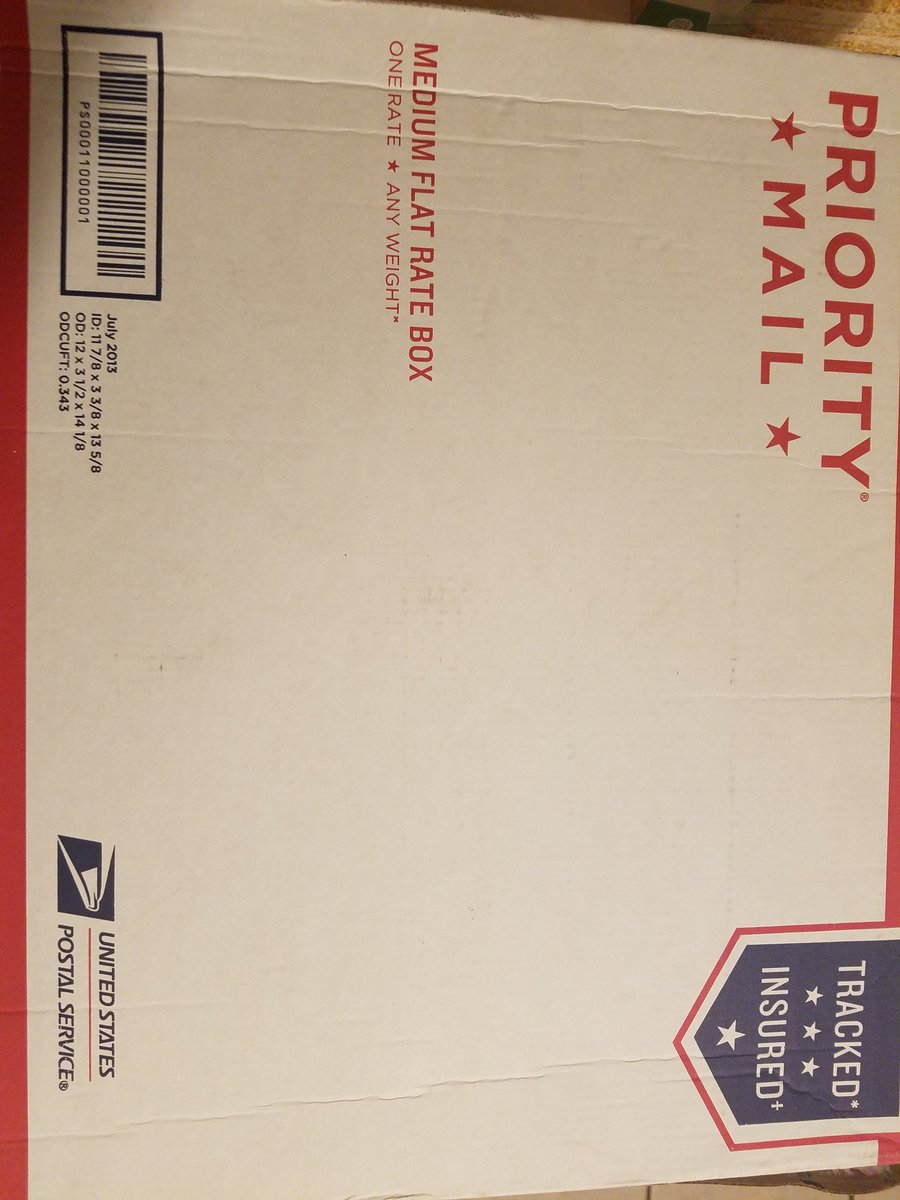 BrianPiotrzkow1's tweet photo. What a crazy day.
A 5th grade graduation, one daughter sick and both daughter's softball season started today, which I coach.
And a certain package arrived today, but I haven't even had time to open it up yet.
#Life
#Softball
#Graduation
#ZNationProps https://t.co/MIHb5WpsYO