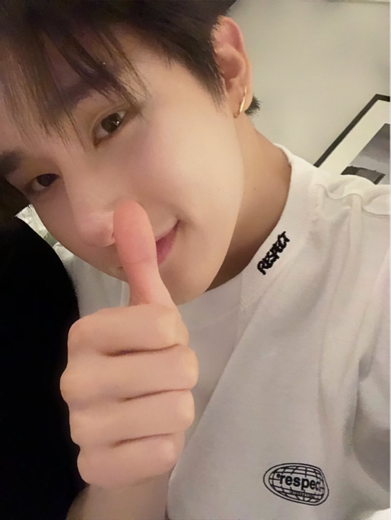 OfficialMONSTAX's tweet photo. [#IM] Bye my sydney mates👋 https://t.co/R5OpoSZWh3