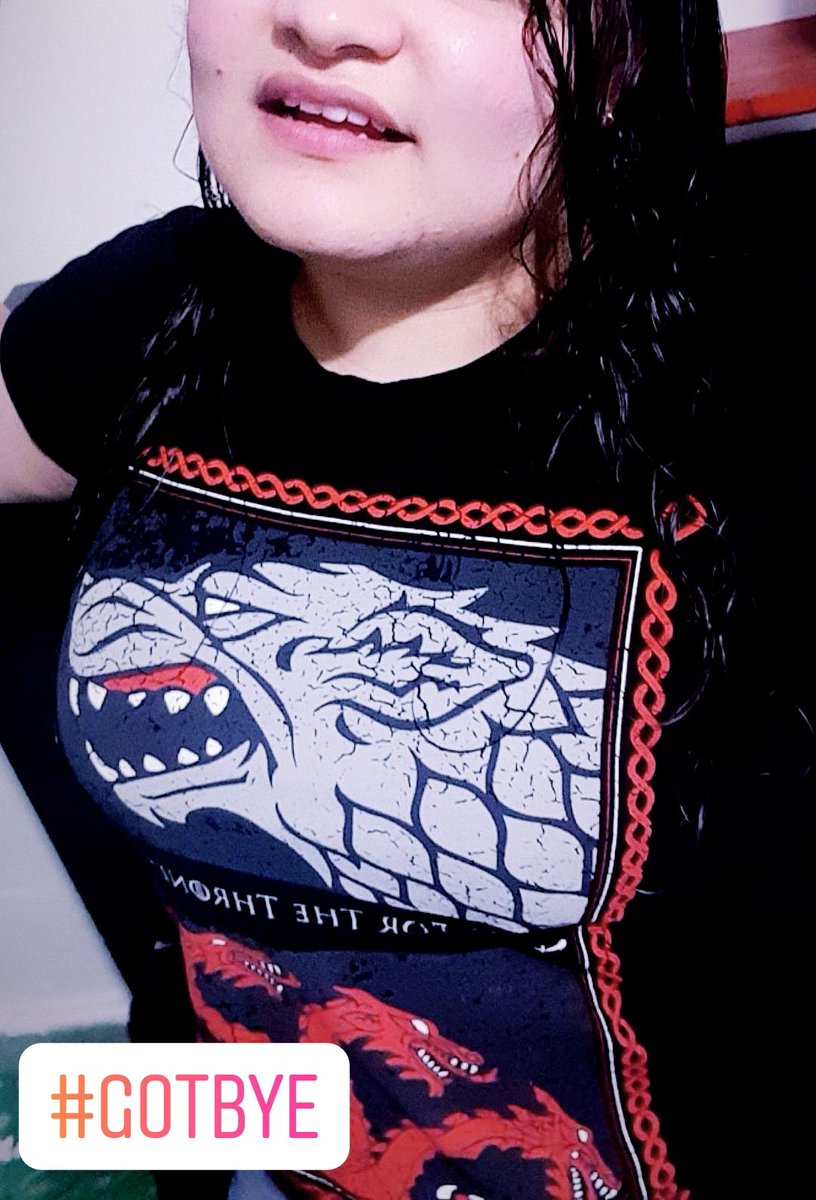 LivvY0mahara's tweet photo. El día de hoy 3 personas se detuvieron a decirme que mi playera está súper. Felicidades @MascaraDeLatex por sus diseños
#GameofThrones #GOTbye https://t.co/qRSTLx6s80