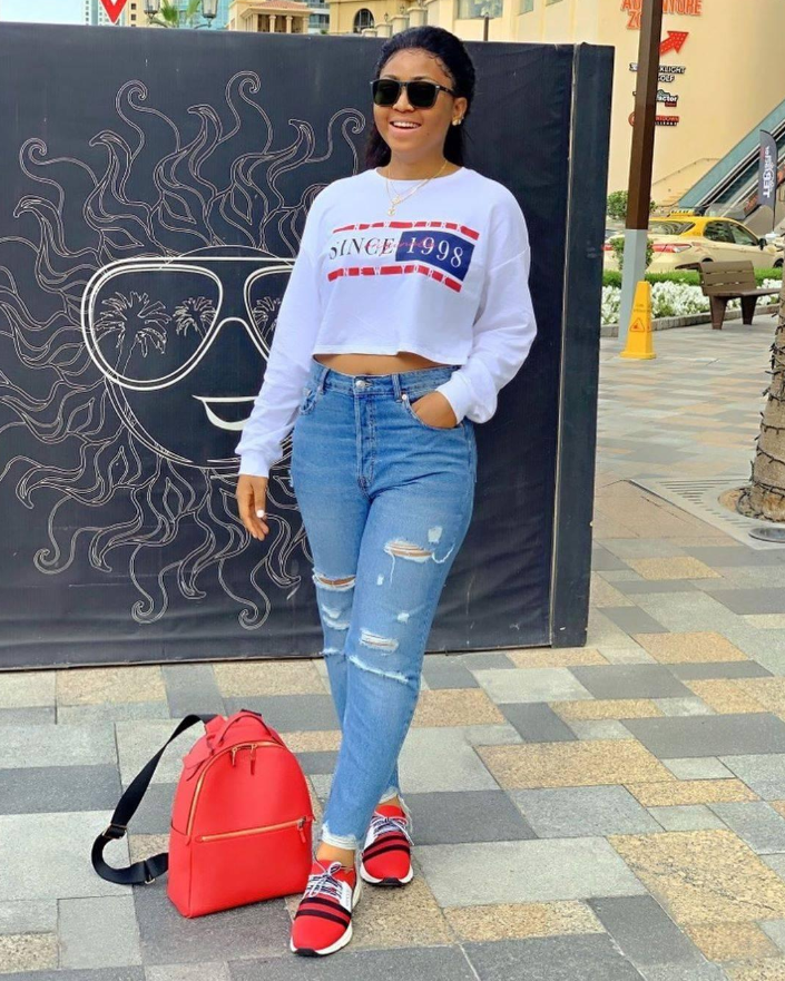 ReginaDaniels01's tweet photo. #PerfectSmiles exude courage https://t.co/1Rtt7RhzNQ