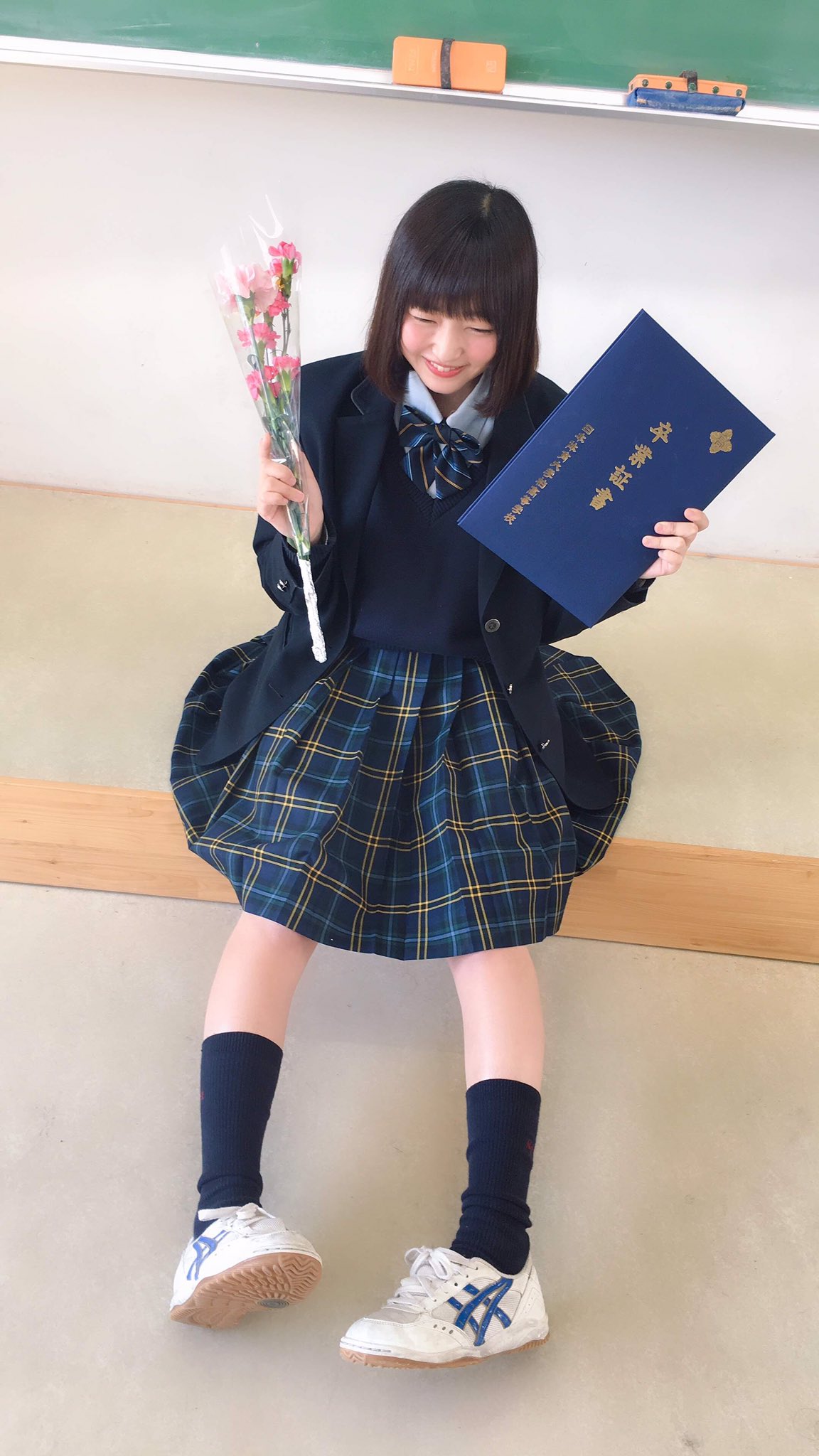 我妻ゆりか︎︎ na platformi X: „メイクもしたしスカート折った
