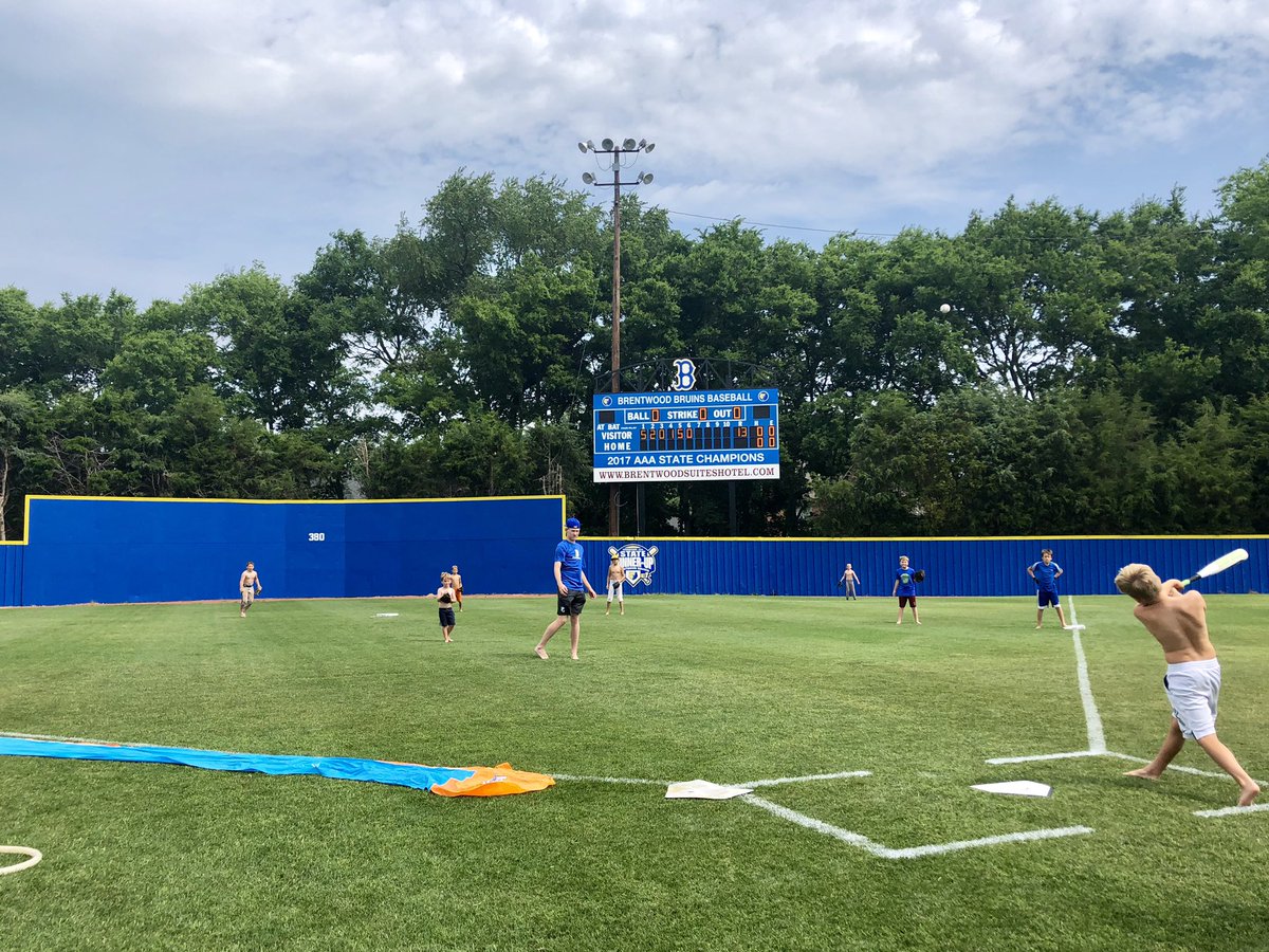 We finished up a great baseball camp today! Lot of young ⚾️ talent in Brentwood. @_bruinbaseball <a href="/wcsBHSAD/">BHS Athletic Dept</a>
