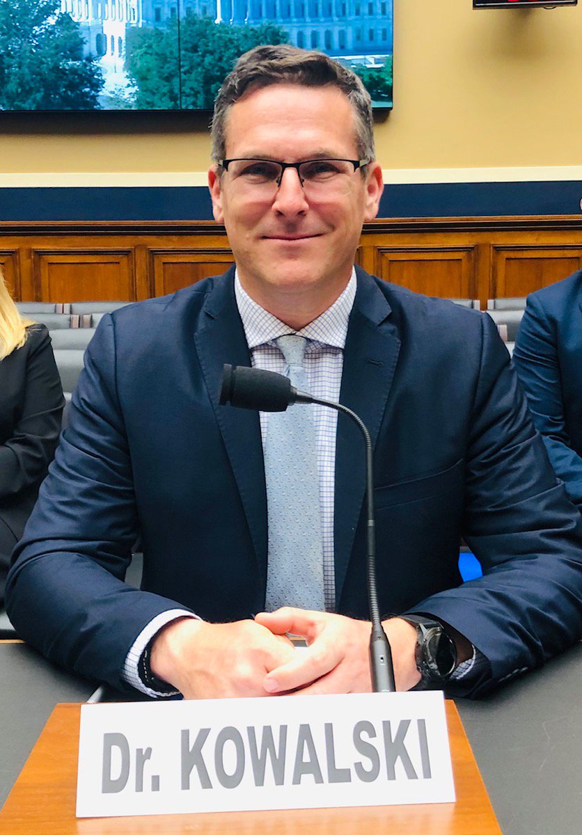 BT1D_Advocacy's tweet photo. Yesterday, @JDRFceo, Aaron Kowalski, testified before the @EnergyCommerce Subcommittee on Health urging Congress to #RenewSDP with an increase in funding to $200 million per year, and a five-year renewal. Read more, including his full testimony here: https://t.co/6Eh1OoVDIp https://t.co/yso8PcXu29