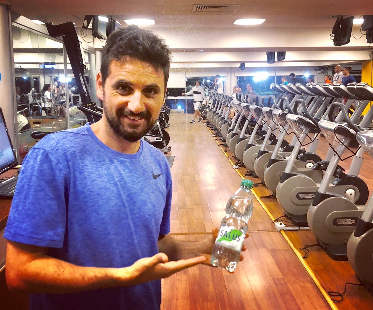 REciclar es una forma de REafirmar el compromiso con la naturaleza. La REbotella de SALUS está REbuena porque está hecha con plástico REciclado que, a su vez, es 100% REciclable. Hagamos entre todos un mejor lugar para vivir. <a href="/SalusUruguay/">Salus</a> 
#REbotella #REciclemosjuntos