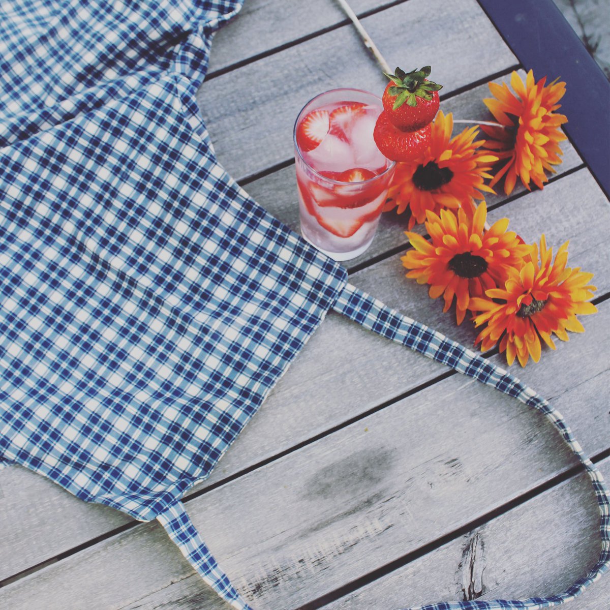 #WorldGinDay is this Saturday June 8th! Stay tuned for some of our favorite summer drink recipes featuring our Skyline Gin. 
#DrinkLocal #Pasadena #LosAngeles