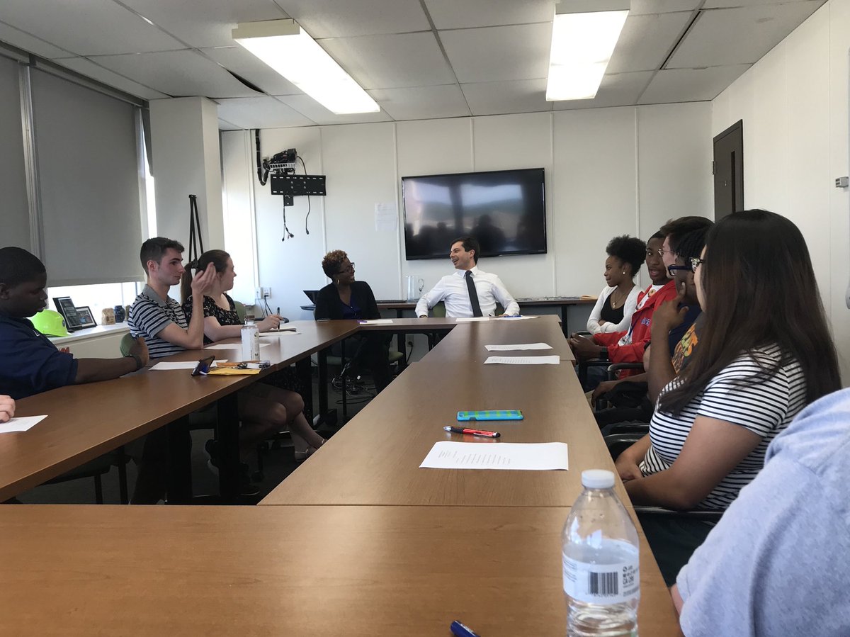 SBYTF's tweet photo. We had a great meeting with Mayor @PeteButtigieg today! https://t.co/d4VLQ5cpv0