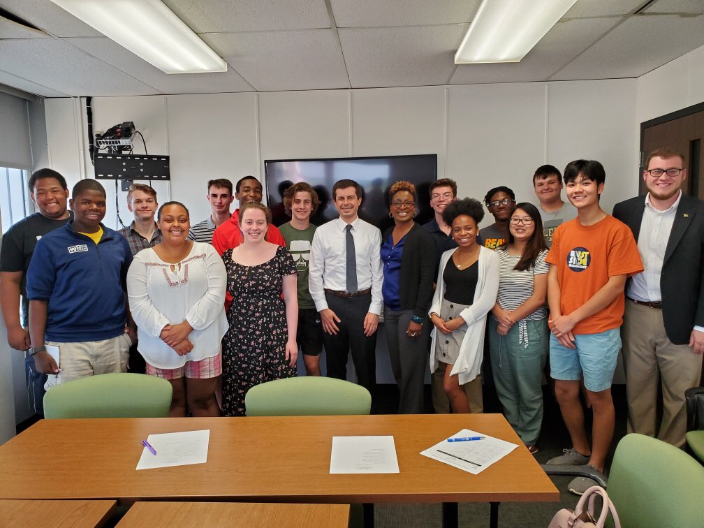 SBYTF's tweet photo. We had a great meeting with Mayor @PeteButtigieg today! https://t.co/d4VLQ5cpv0