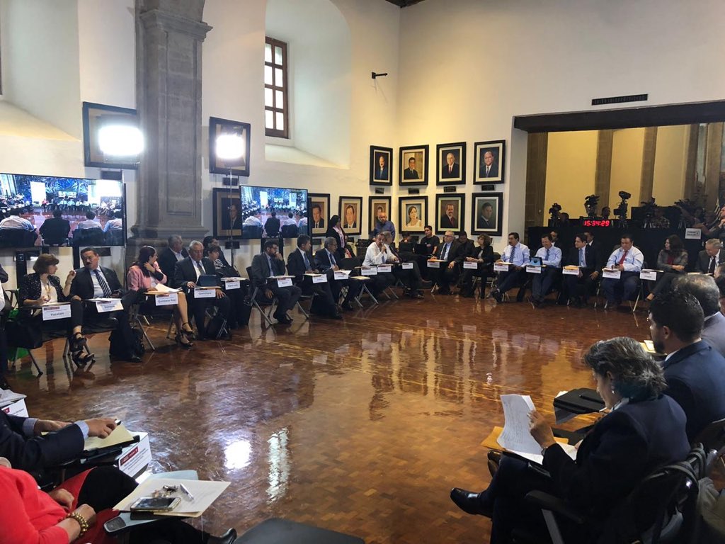 En XLV Reunión del Consejo Nacional de Autoridades Educativas, analizamos:

•Modificaciones constitucionales para el #AcuerdoEducativo
•Calendario Escolar 
•Libros de texto
•Infraestructura 
•Descarga Administrativa
•Orquestas Escolares
•Evolución del logro en matemáticas