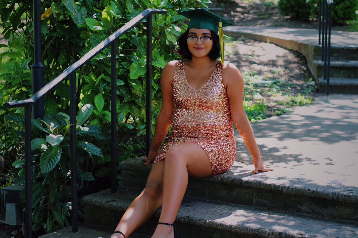 marixhs's tweet photo. we getting a high school diploma but also inheriting a lot of future debt #UT23 https://t.co/rnm4GI10Xy