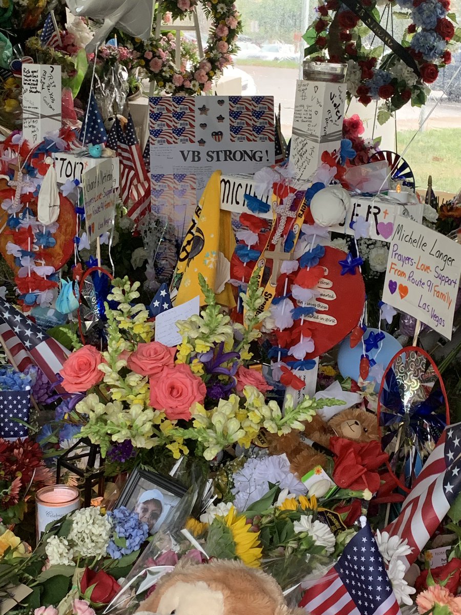 DCNewsPhotog's tweet photo. Today’s my last day helping out @13NewsNow but I will never forget this experience and the stories I heard. I lived in this community for almost 4 years and never thought it would happen here. A memorial grows as a community heals.
#PrayForVB I #VBStrong I #LoveForVB https://t.co/7XDZZC9iZQ