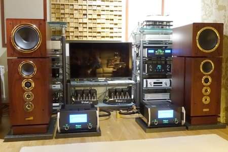 Berny2876's tweet photo. #Dynaudio Consequence Speakers, #Champion Level 2 SE/ #SME 309/#BenzMicro LP-S analog source, #Oppo and #Accuphase digital sources, #McIntosh pre and amps, #AudioResearch, #ArtesaniaAudio ... https://t.co/eVO4RxwaKa