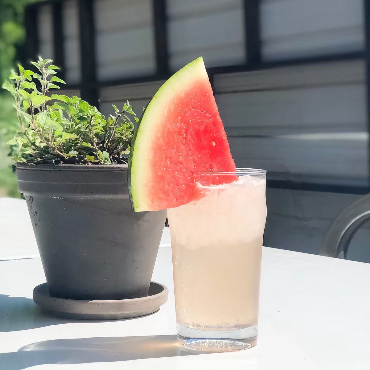 HBcoffeecompany's tweet photo. Summertime heat got you down?

Put your thirst in a chokehold with our new Cucumber Watermelon Soda! https://t.co/YVEkNWeBs2
