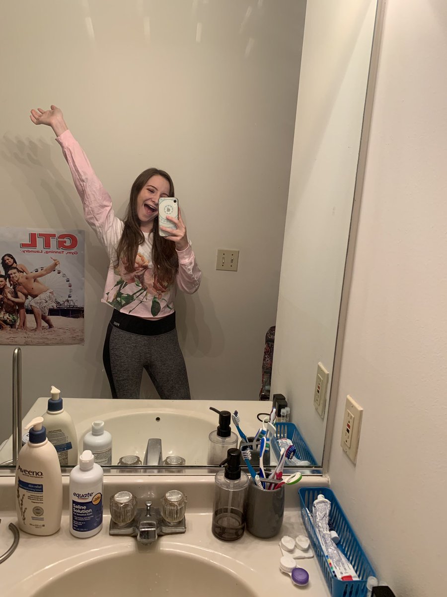 Ru_ReAdy_FoR_IT's tweet photo. #MEmerch @taylorswift13 @taylornation13 https://t.co/Ieyvl04QpL