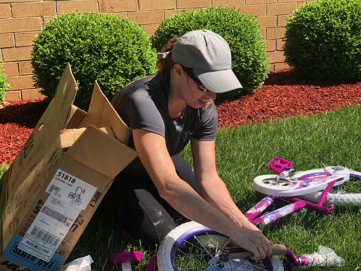 Chicago_School_'s tweet photo. Committed to service, our leadership team alongside our partner @TCSEdSystem put our mission to action today by giving back to the community, planting flowers, preparing healthy meals, and building bikes for children on the west side of Chicago. #thecommunitysolution https://t.co/TGRou1PR3C