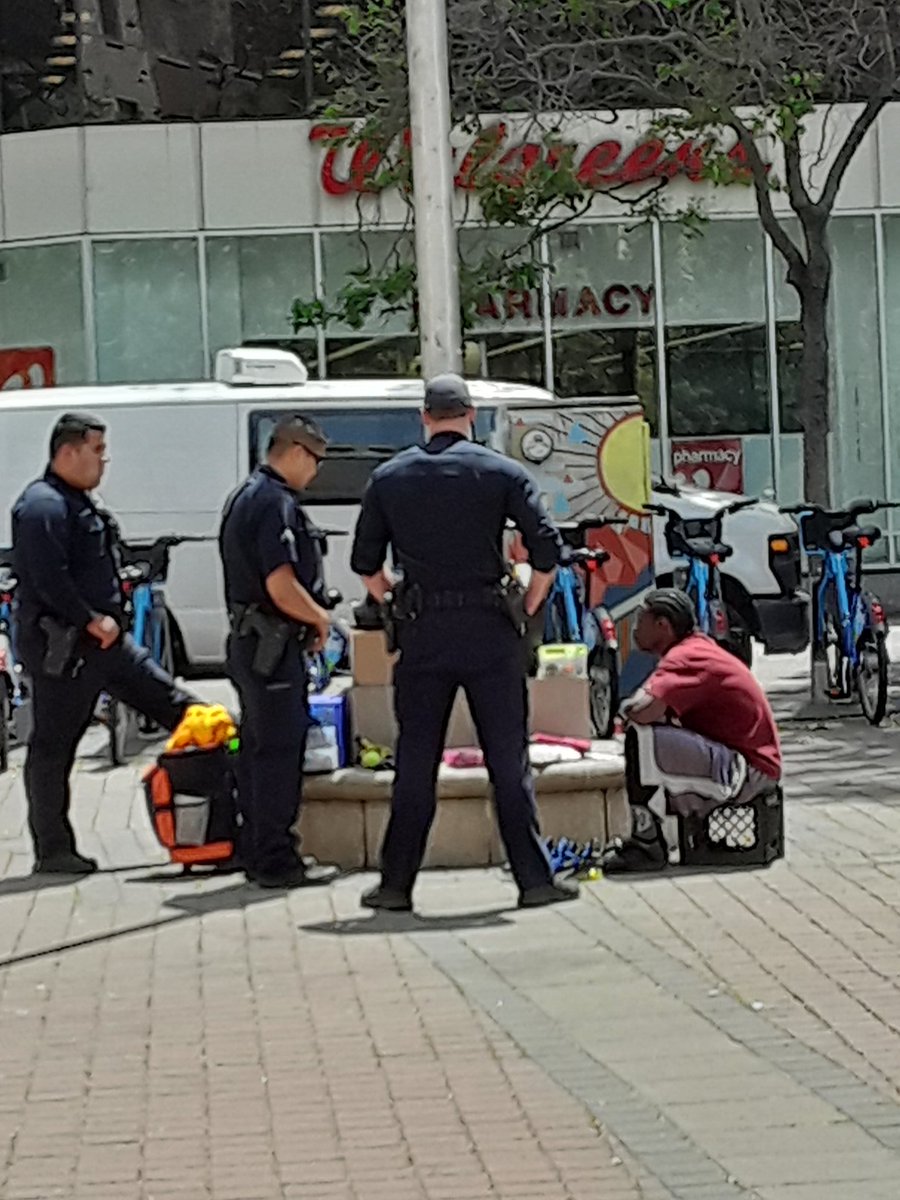 ak2webd3's tweet photo. #OakMtg This is the 2nd #maga t that I've seen in #TheBay in the last week. 1st was in #SF friday & tried told me they would get #Rid of us in 10years & when given his #HighNoon Chance #folded. 2nd 1 in #oAKland w #knife got #ChinChecked by a #OG 4 #dissing we #WildWestSide 100 https://t.co/LJUplgOQf1