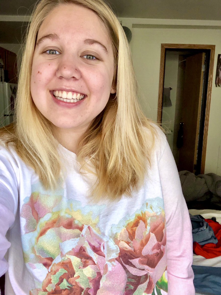Tintheparty's tweet photo. @Ru_ReAdy_FoR_IT @taylorswift13 @taylornation13 #MEmerch I love mine!!! https://t.co/clKm6qAfNs