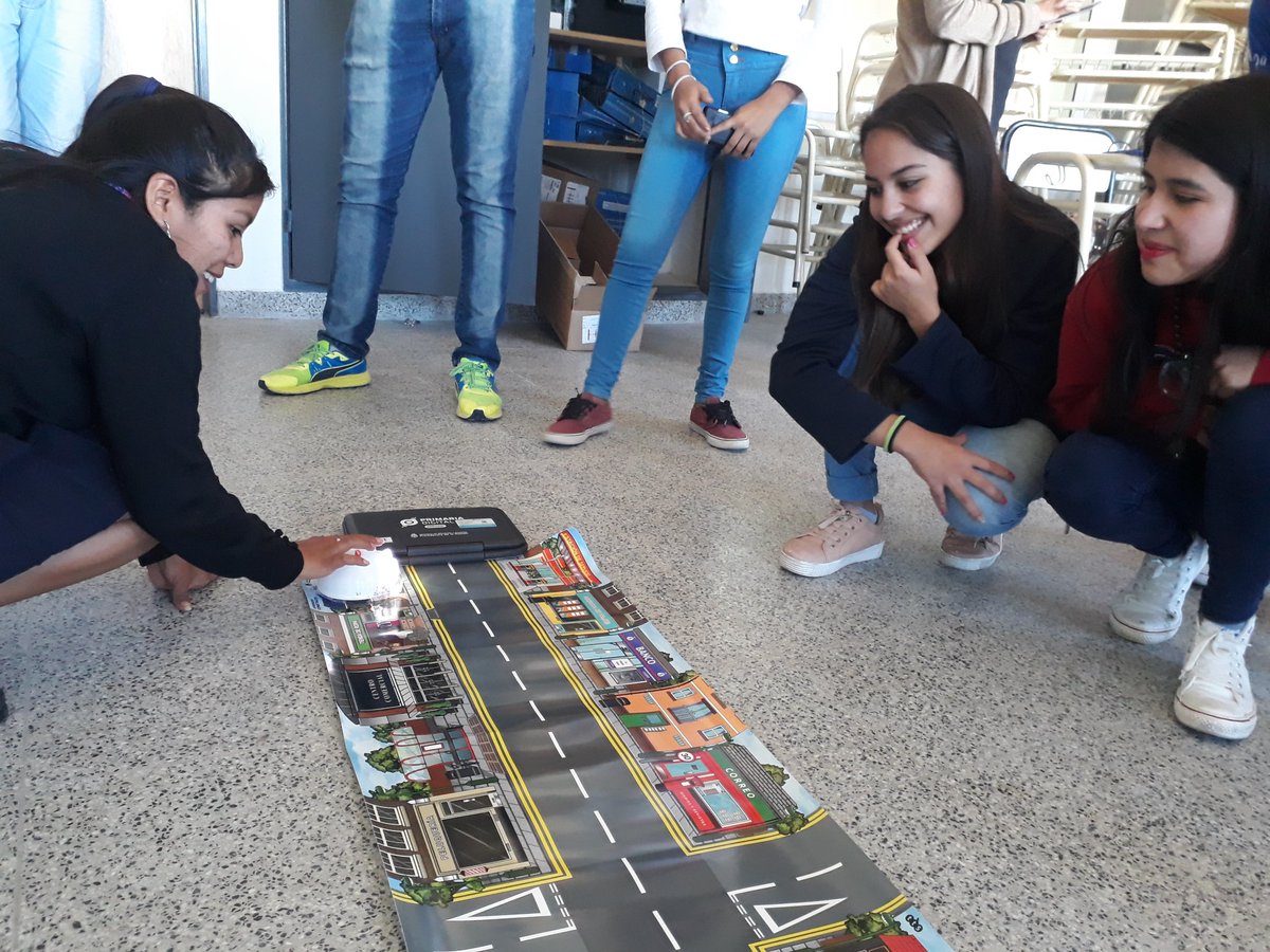 zlameloide's tweet photo. Junto a los alumnos del colegio N° 5022 "Sirolli" participamos del taller de programación y robótica.

#AprenderConectados #SaltaTransformaEscuelas
@SaltaConectados @sarcienaga @cristian_ortin @s_sciesalta @MEducacionSalta https://t.co/zidPIZTXSs