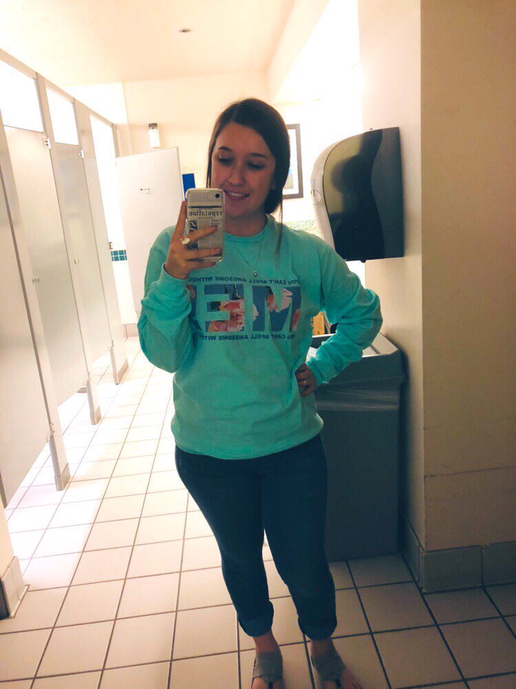 holliswift13's tweet photo. @Ru_ReAdy_FoR_IT @taylorswift13 @taylornation13 #MEmerch https://t.co/HYFPiuyi5N