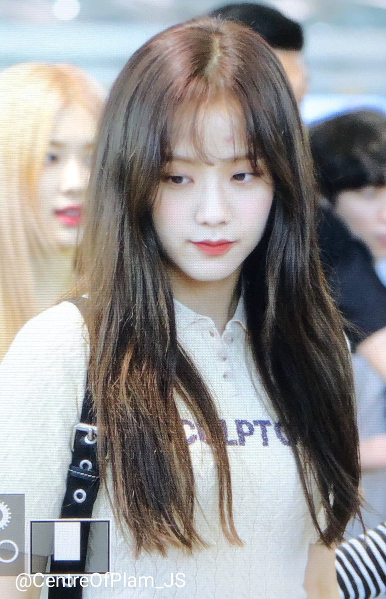 CentreOfPalm_JS's tweet photo. 190606  ICN

#BLACKPINK #JISOO #블랙핑크 #지수 https://t.co/Xdk0cS2nn7