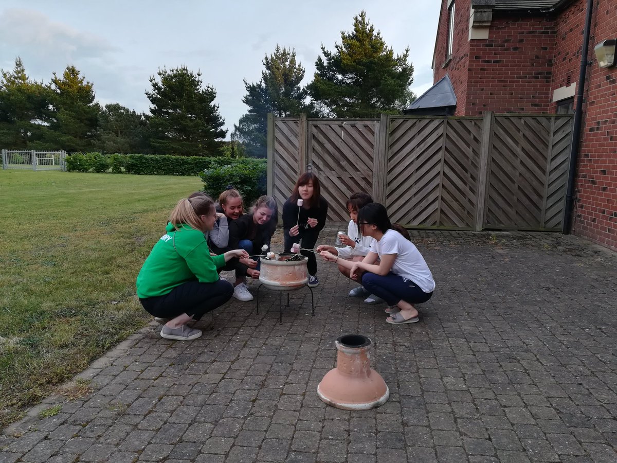 gibbs_house's tweet photo. Tonight we teamed up with @derry_house for some marshmallow roasting and smores what a way to unwind during exam season! @worksopcollege @gibbs_house #boarderslife https://t.co/uz0naXAL3r