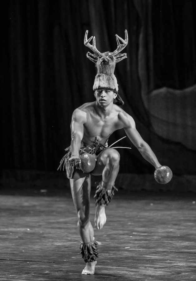 rContenido's tweet photo. #BuenasTardes
.
.
.
Conocida como la #DanzaDelVenado , esta #DanzaRitual es celebrada por los #Yaquis de #Sonora y #Sinaloa
.
.
#ImagenDelDía por @NaomiKaizawa https://t.co/htIiAjg41j