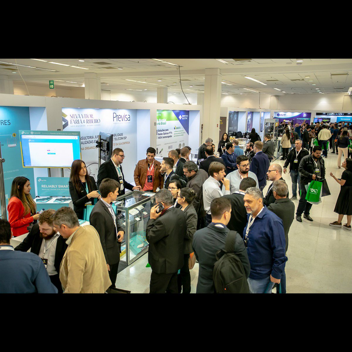 AbrintOficial's tweet photo. Finalizando o primeiro dia do ABRINT 2019, com recorde de público mais 7 mil inscritos.
👏👏👏
#abrint2019 #abrint #provedoresdeinternet #isp https://t.co/RKsUR6eSZ2