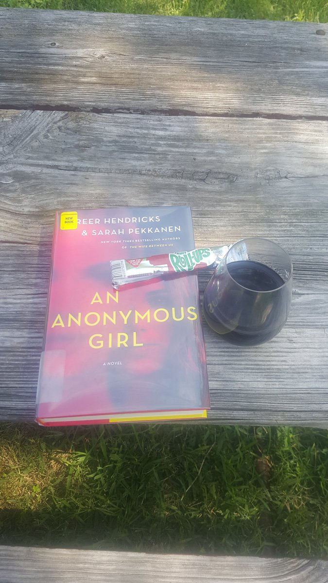 Adventurousbook's tweet image. Books Outside! #BookChallenges #ReaderLife  #ReadersGoneRead