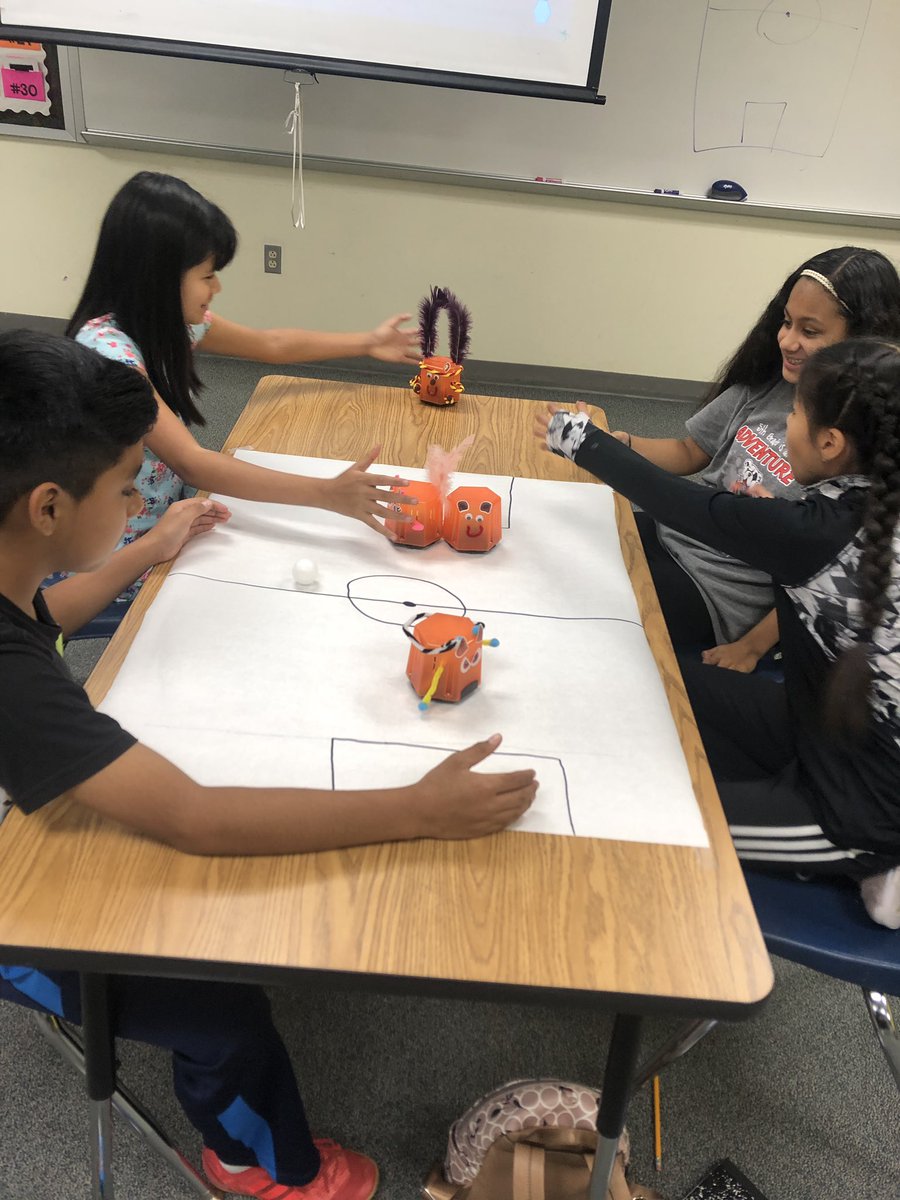 missnoravaldez's tweet photo. Started our first week of learning at @SAIL_PISD.. the kids are talking, creating, desging, and honestly just having fun... @CampInvention #iamsail #ProjectSAIL @DelmyEwing2 https://t.co/i1cytd0ZKs