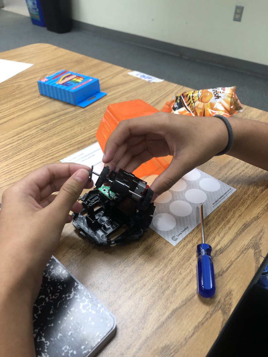 missnoravaldez's tweet photo. Started our first week of learning at @SAIL_PISD.. the kids are talking, creating, desging, and honestly just having fun... @CampInvention #iamsail #ProjectSAIL @DelmyEwing2 https://t.co/i1cytd0ZKs