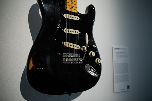 premierguitar's tweet image. Here's an inside look at 10 of @pinkfloyd legend @_DavidGilmour’s most iconic guitars that will be sold at auction in New York on June 20: bit.ly/2HY9hWH