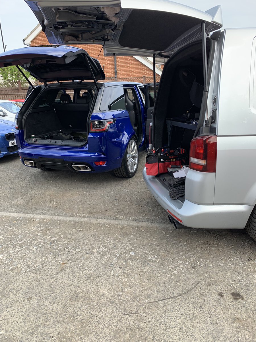 retrofitsol's tweet photo. Range Rover SVR we fitted out recently with @TrackstarSVT S5 protection, giving round the clock monitoring and driver recognition cards 
Mobile fitted in #Newcastle 
#jlr #dealerapproved #RangeRover #svr #supercharged https://t.co/NVm2z5xnOW