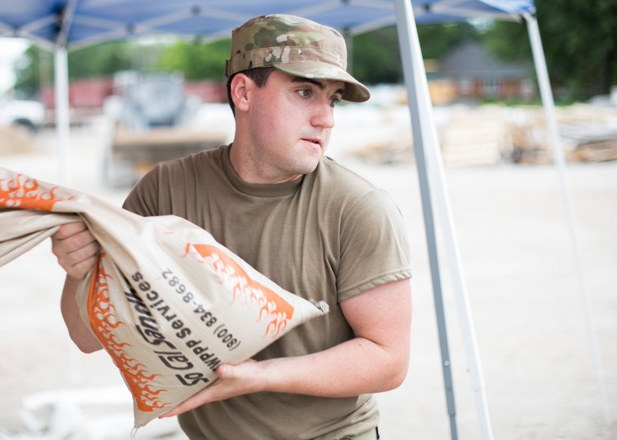 Missouri National Guard tweet media