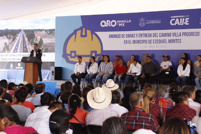 TonatiuhCC's tweet photo. La toma de decisiones por parte de los ciudadanos es nuestra nueva forma de Gobierno. Hoy estuve presente en el Municipio de Ezequiel Montes para acelerar el combate a la desigualdad y la pobreza con el Anuncio de obras y entrega de la Carretera a Villa Progreso. ¿Qué opinan? https://t.co/QrgZvfhkPW