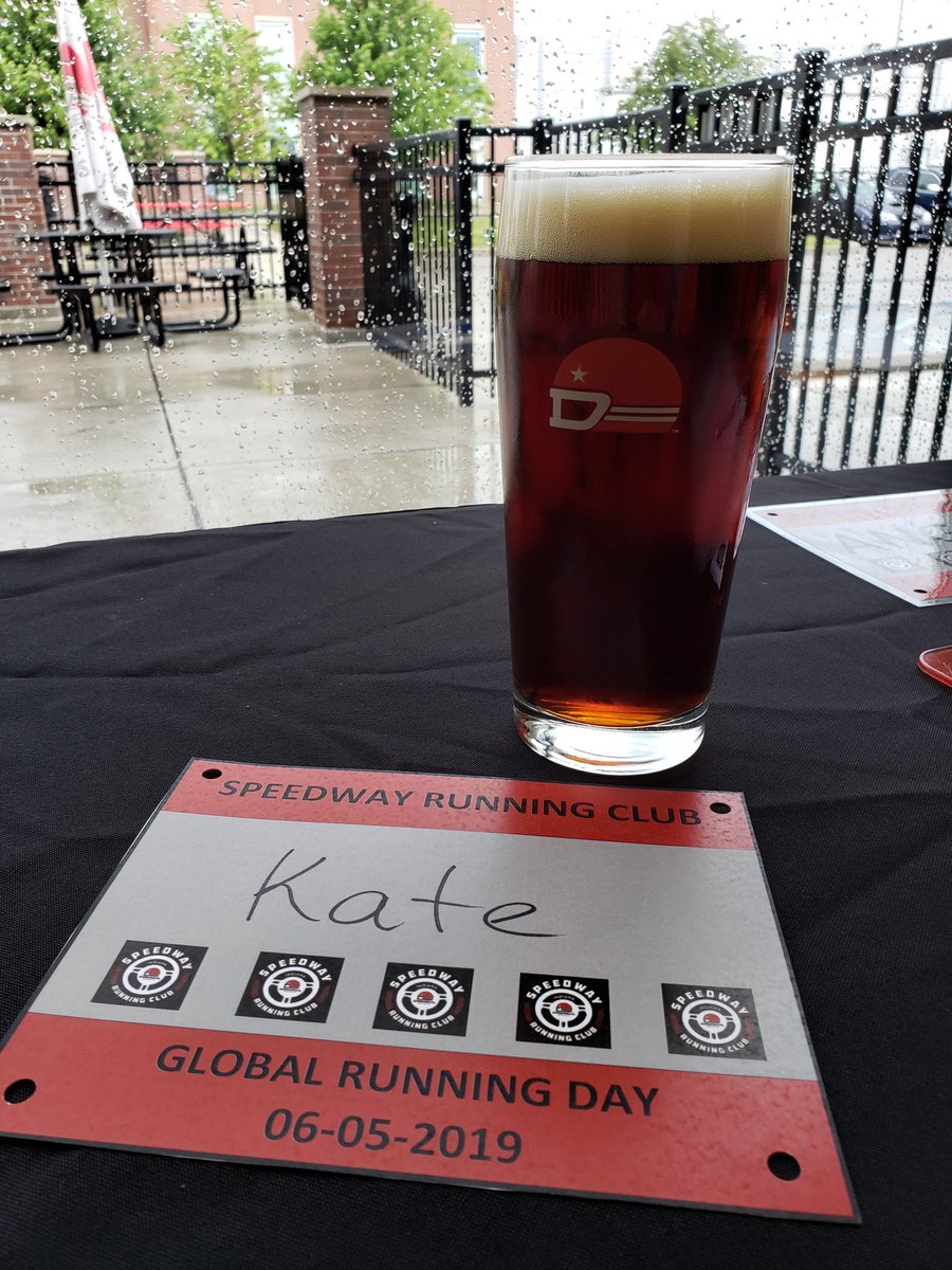 kasiazsiedlec's tweet photo. What a beautiful pour of @DaredevilBeer First Noel! #GlobalRunningDay #Daredevilbrewing @SpeedwayRunClub https://t.co/kIw7Nuuz51